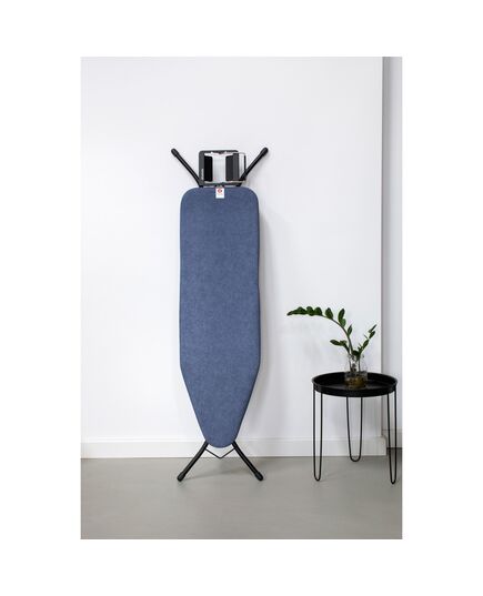 Маса за гладене brabantia b 124x38cm с поставка за ютия, denim blue